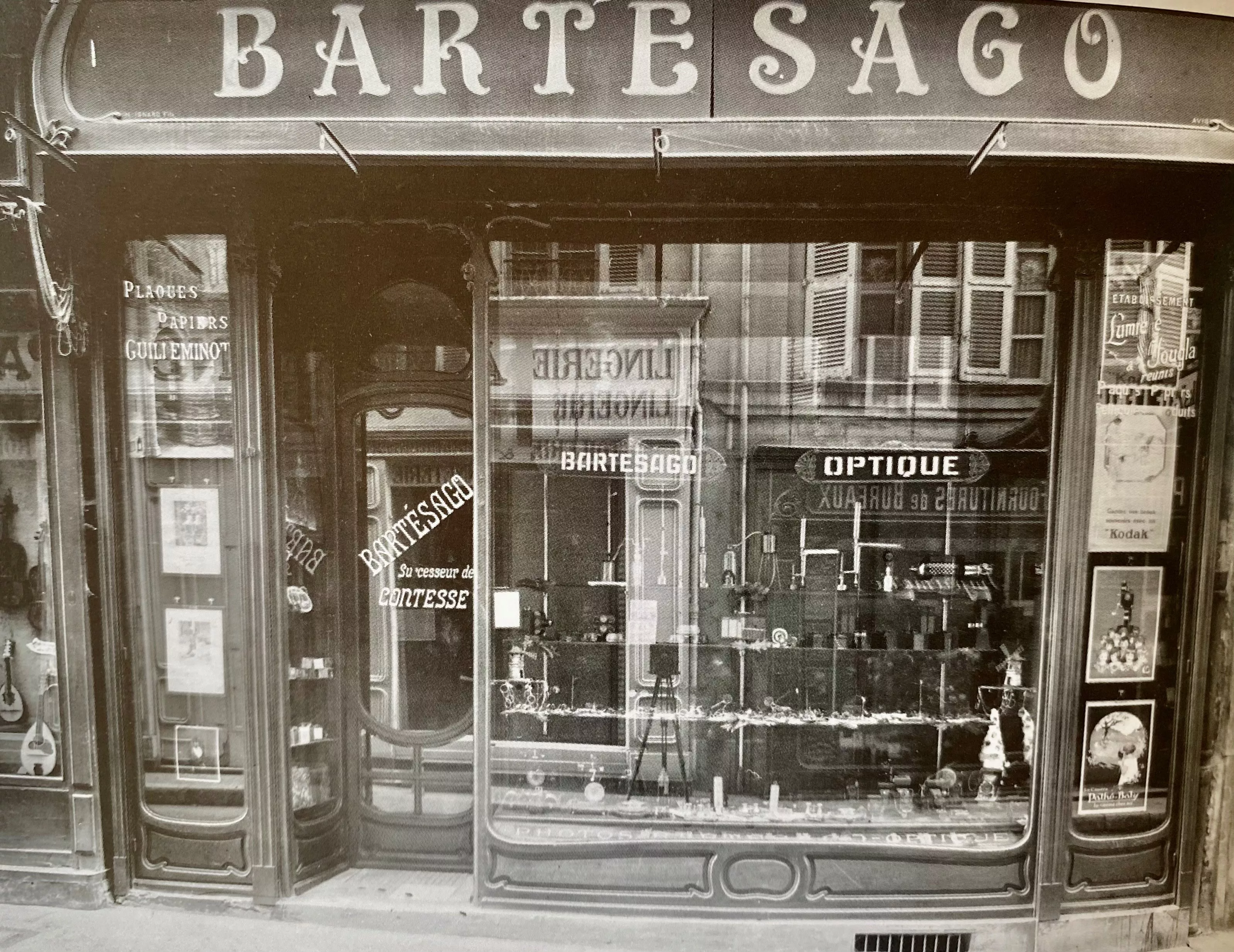 Façade de la boutique Bartésago - AVIGNON