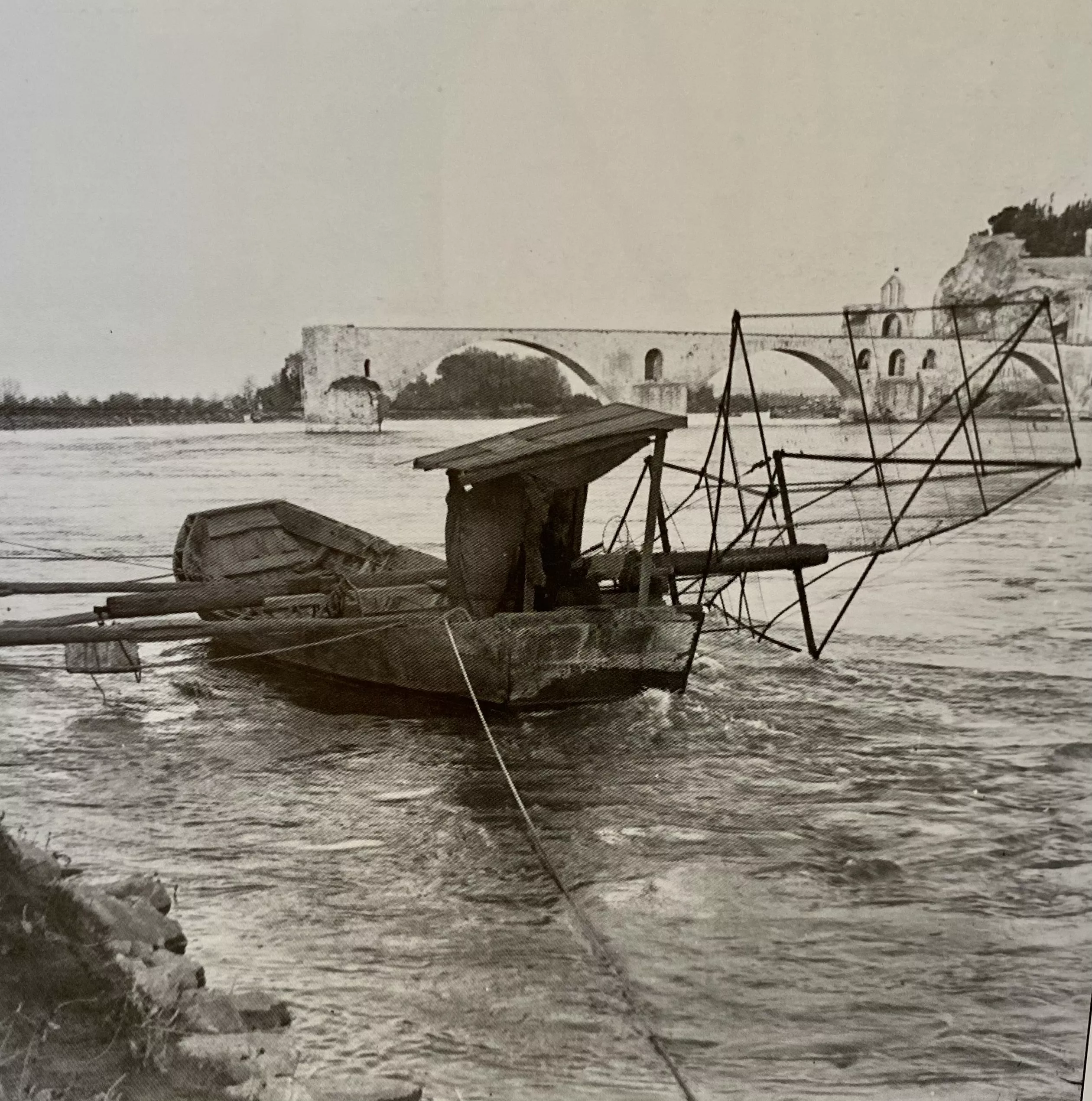 Un vire-vire amarré AVIGNON