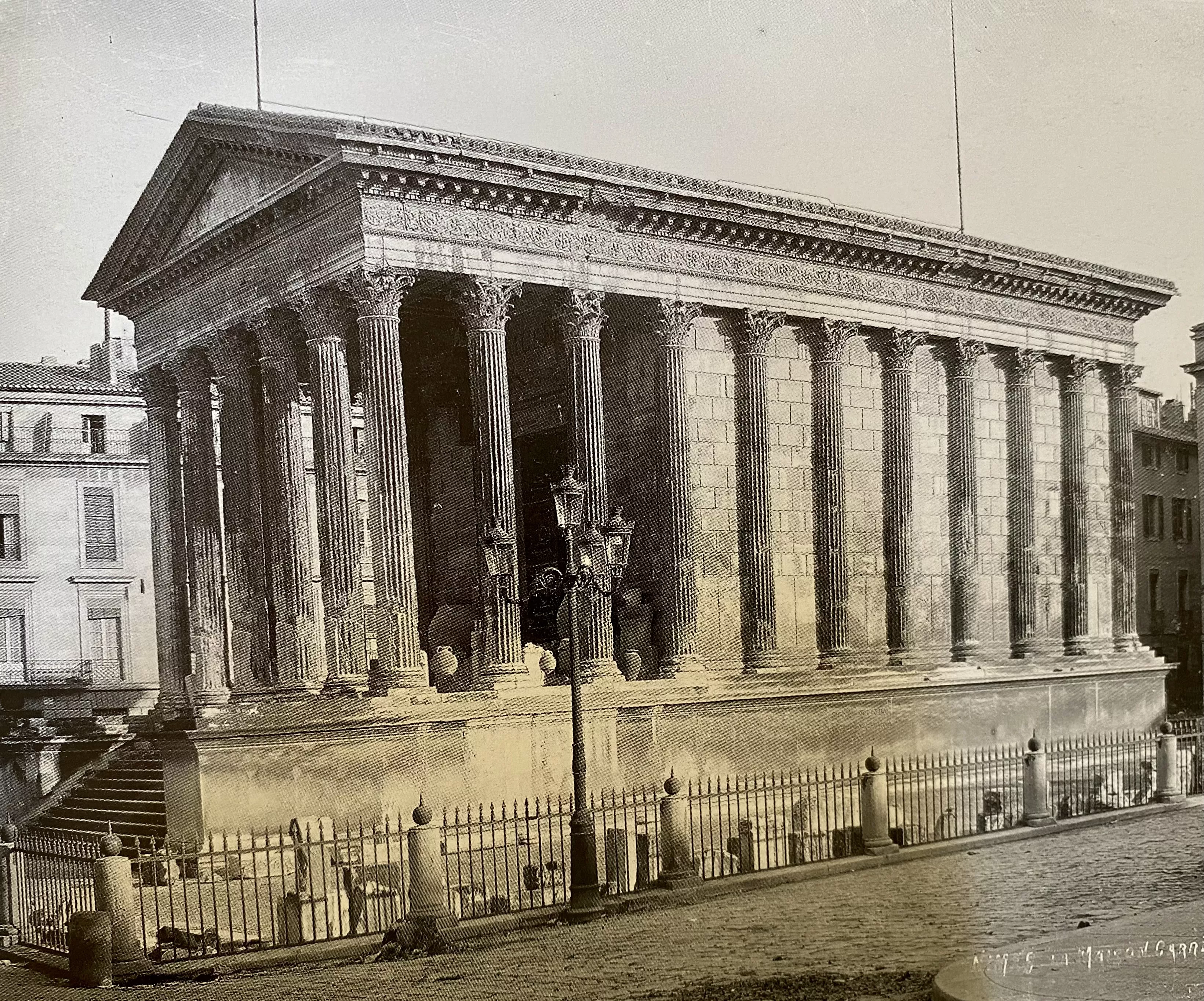 La Maison Carrée NIMES